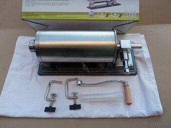 Plnička na klobásy