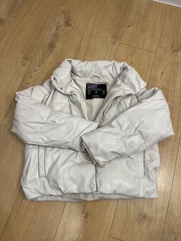 Dámska bunda Stradivarius