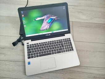 notebook Asus 15.6", Core i3-4030u, 8GB, 120GB SSD, W10