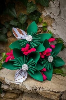 Papierová kytica na vloženie finančného daru alebo žrebov