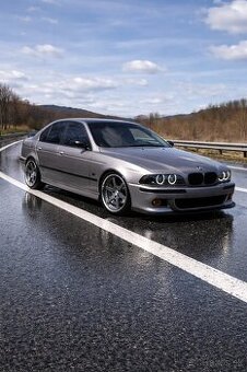 BMW E39 528iA TOP