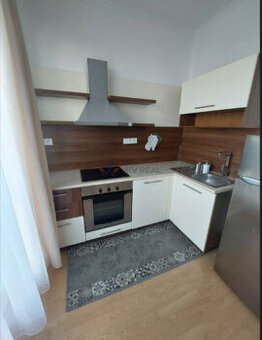 Prenájom 2-izbového bytu s parkovacím miestom – Prešov