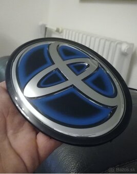 original znak emblem toyota 2025