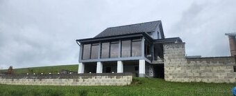 Ponúkame na predaj dvojpodlažný RD v obci Brezovička.