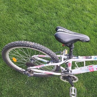 Predám dievčenský bicykel 24
