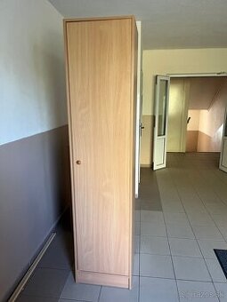 Predám skriňu 195x45x40 – 30 €