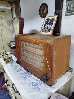 Predám staré rádio - 1