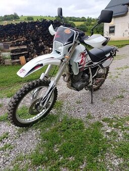 Yamaha tt600e