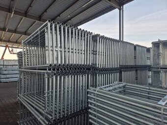 Lešenie fasádne nové typ 170m2 doska oceľová EDX70