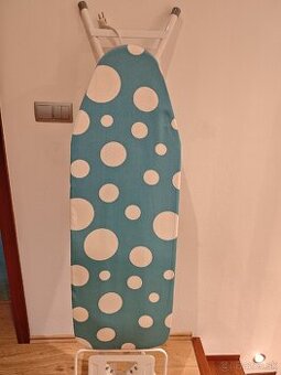 Zehliaca doska so zásuvkou