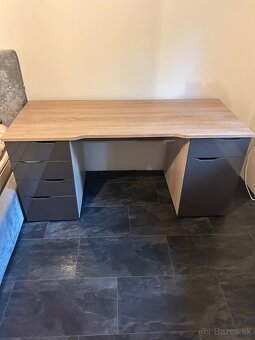 Písací stol Robby dub/sonoma/šedý lesk