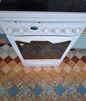 Sklokeramický sporak