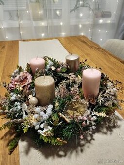 Adventný veniec (ružový, zlatý)