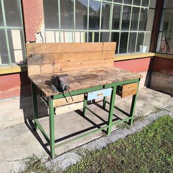 Pracovný stôl, ponk