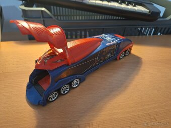 dlhé kovové auticko pozierac anglicakov spiderman