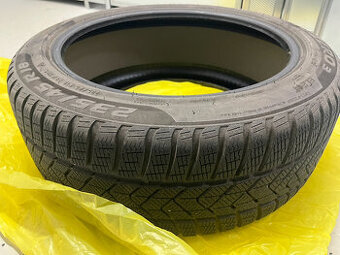 18" zimne Pirelli Sotto Zero 3 (Tesla Model 3, atd)