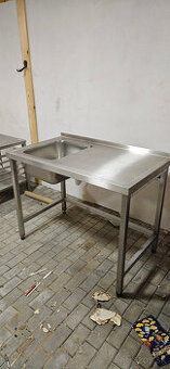 Predám nerezový stôl s jednodrezom