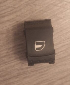 Predám spínač ovládania okien Škoda Fabia