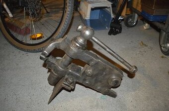 predam starozitny kovacsky zverak