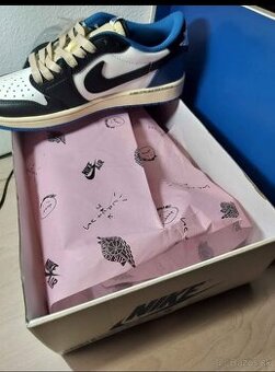 Nike air Jordan low X Travis Scott fragment