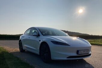 Tesla Model 3 Long Range RWD Highland