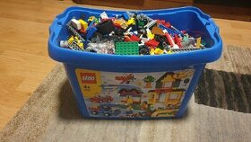 Predam LEGO plny box cca 5kg