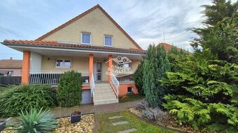 Predaj, samostatne stojaci RD, Brodské, pozemok 1180m2, ZNÍŽ