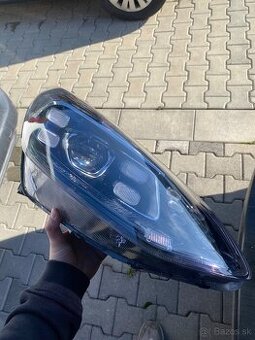 Predny svetlomet kia sportage Ql