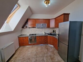 2 izb. byt na Kúpeľnom námestí v Seredi, 57m2 na predaj