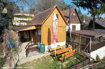 Predaj záhradnej chatky so záhradou – oddych a pestovanie na