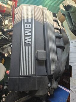 Motor BMw M52