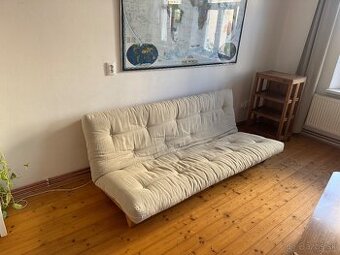 Štýlový rozkladací gauč / masívna posteľ, futon v cene