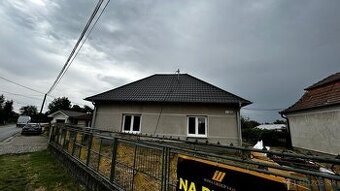 Na predaj starší rodinný dom s veľkým pozemkom obci Imeľ