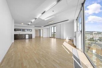 NA PRENÁJOM SLNEČNÝ VEĽKOMETRÁŽNY APARTMÁNOVÝ 2-IZBOVÝ BYT