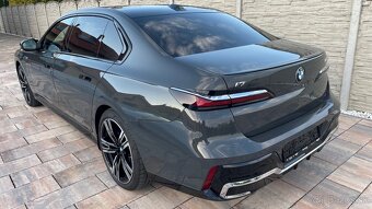 Odstupim leasing na BMW i7 M70 xDrive