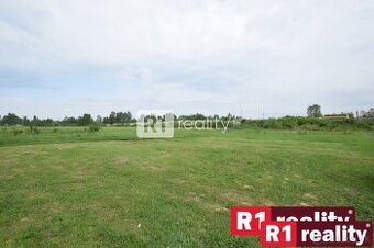 Stavebný pozemok pre podnikanie /logistika, doprava, skladov