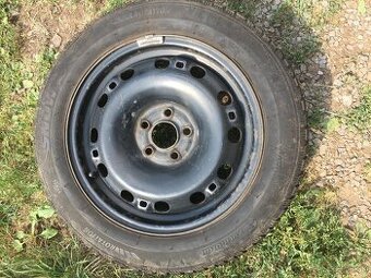Plechové disky R15 s gumami Kormoránov Snow 185/60R15