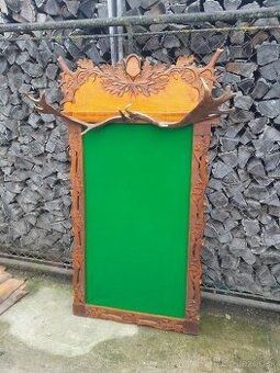 Predám poľovnícky vyrezávaný vešiak