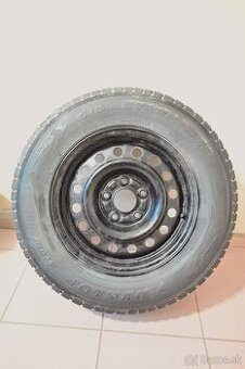 Predám zimne pneumatiky DUNLOP 205/70/R15 + plechové disky
