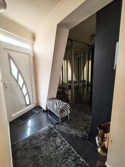 VÝRAZNE ZNÍŽENÁ CENA PREDAJ RODINNÉHO DOMU V KOMÁRNE