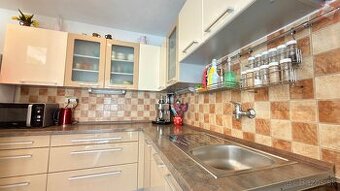 Priestranný 3,5izbový byt s dvoma loggiami: Váš nový domov.