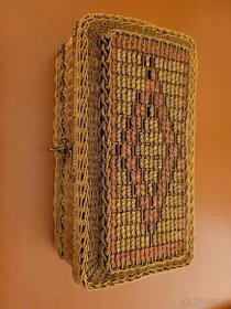 Kupim drotenu sperkovnicu, drotenu vazu Drotarstvo