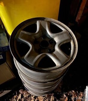 plechove disky 5x114,3 r16 toyota