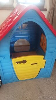 Plastový domček a šmyklavka