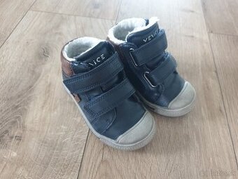 Zimne topanky velkost 22