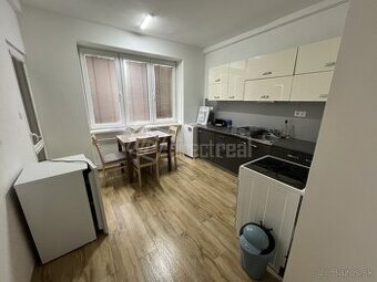 Prenájom priestranného jednoizbového bytu s lodžiou v…