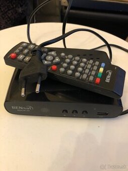 Predám Satelitný prijímač s ovládačom BENsat 150HD za 25e