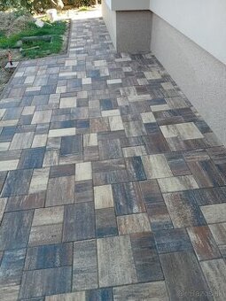 Zamkova dlazba mediteran