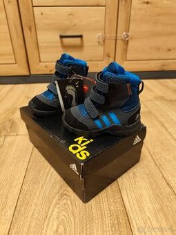 č.20 Nové detské zimné topánky Adidas