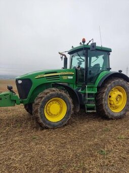 Traktor JD 7820